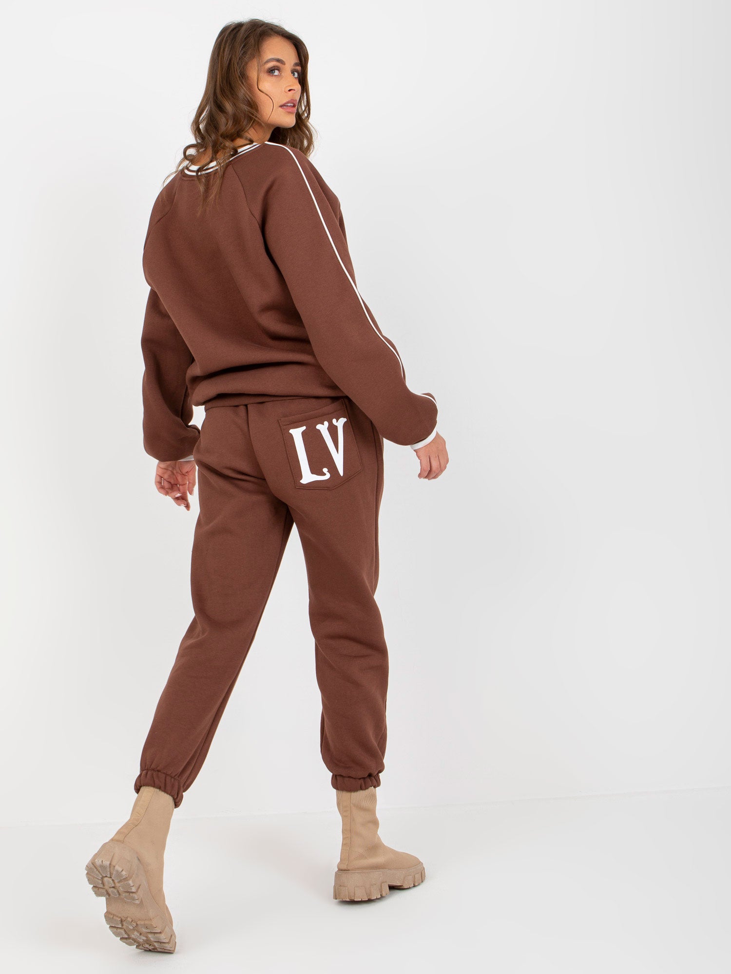 2016103318278-2-ex moda-2