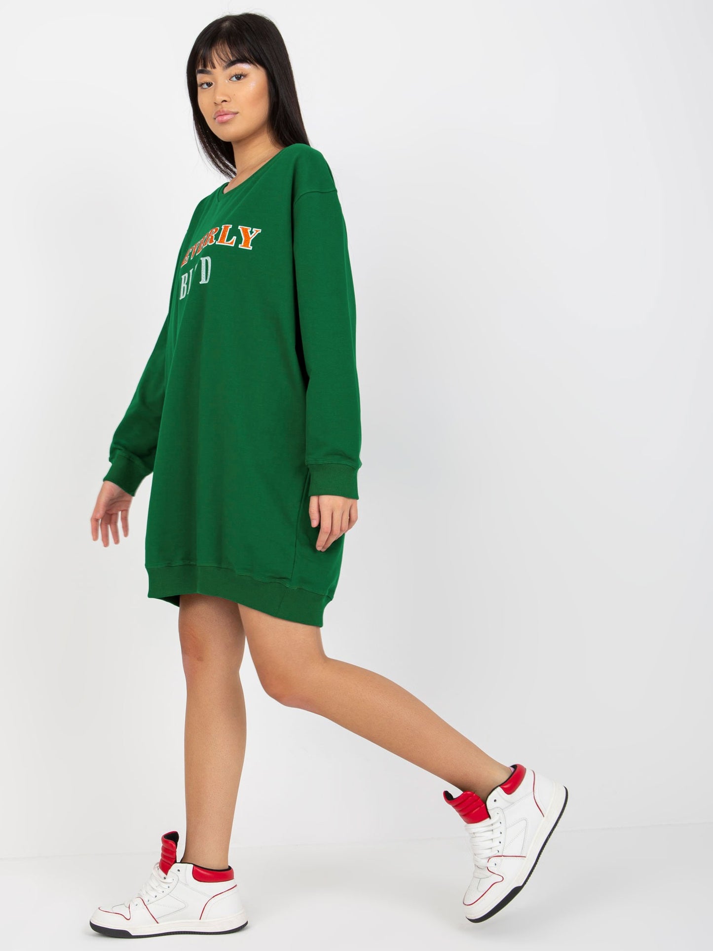 2016103304875-5-Vikki-5