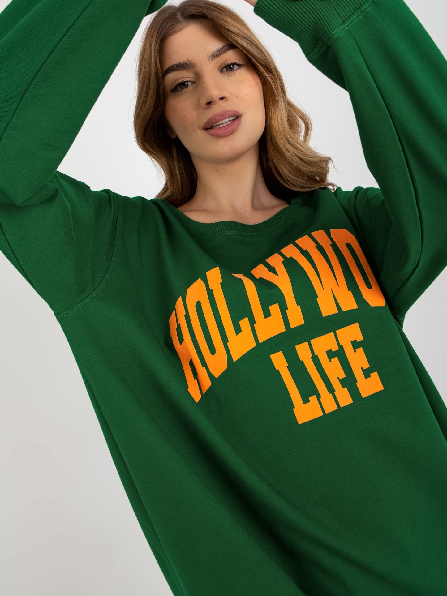 2016103307982-3-Vikki-3