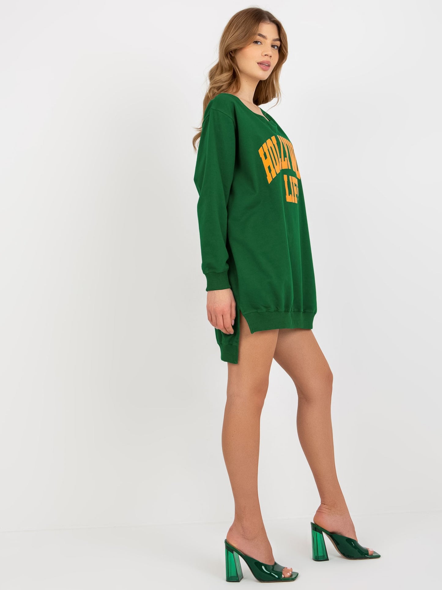 2016103307982-4-Vikki-4