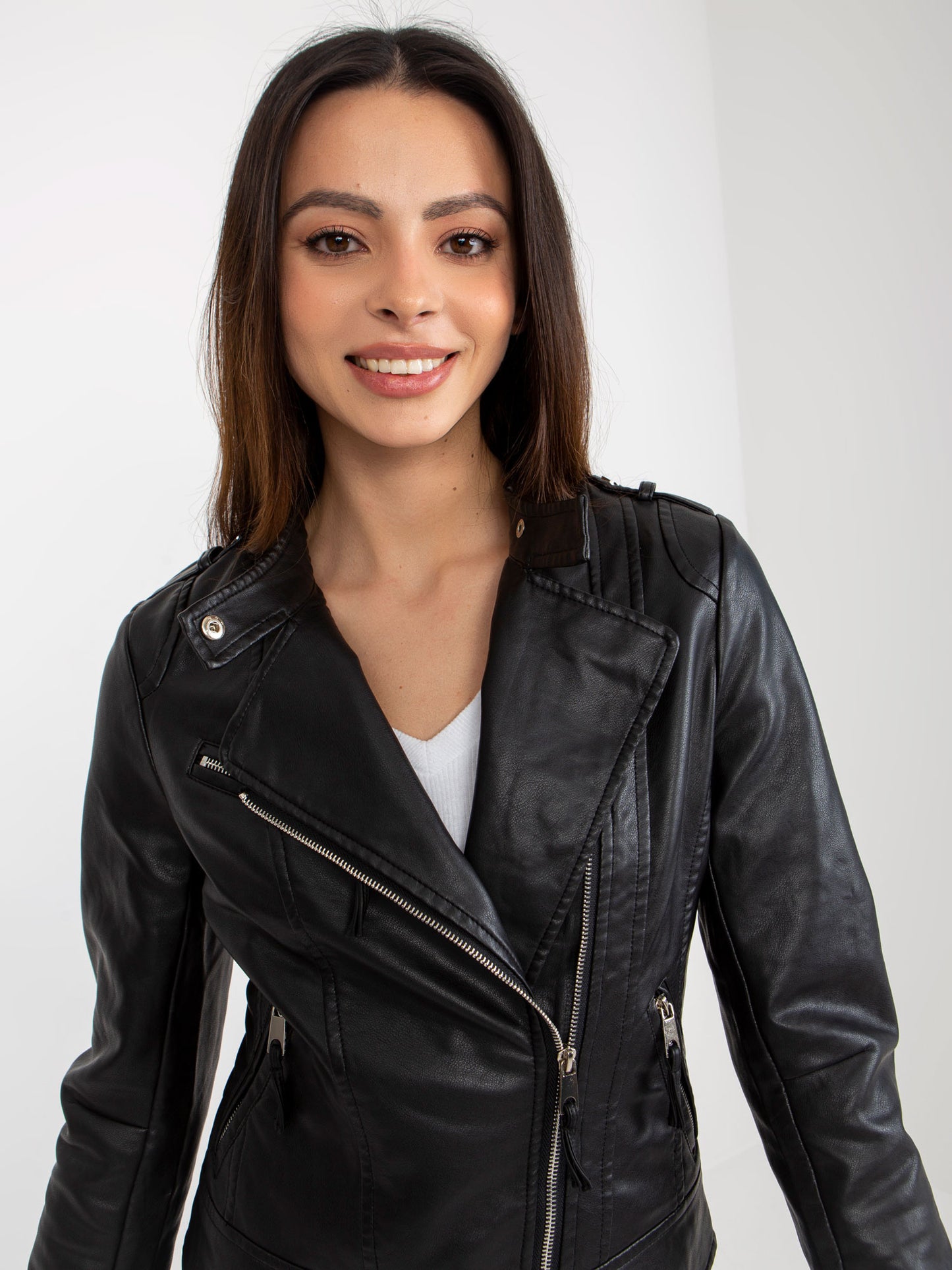 2016103396276-1-Miss Sissi-1