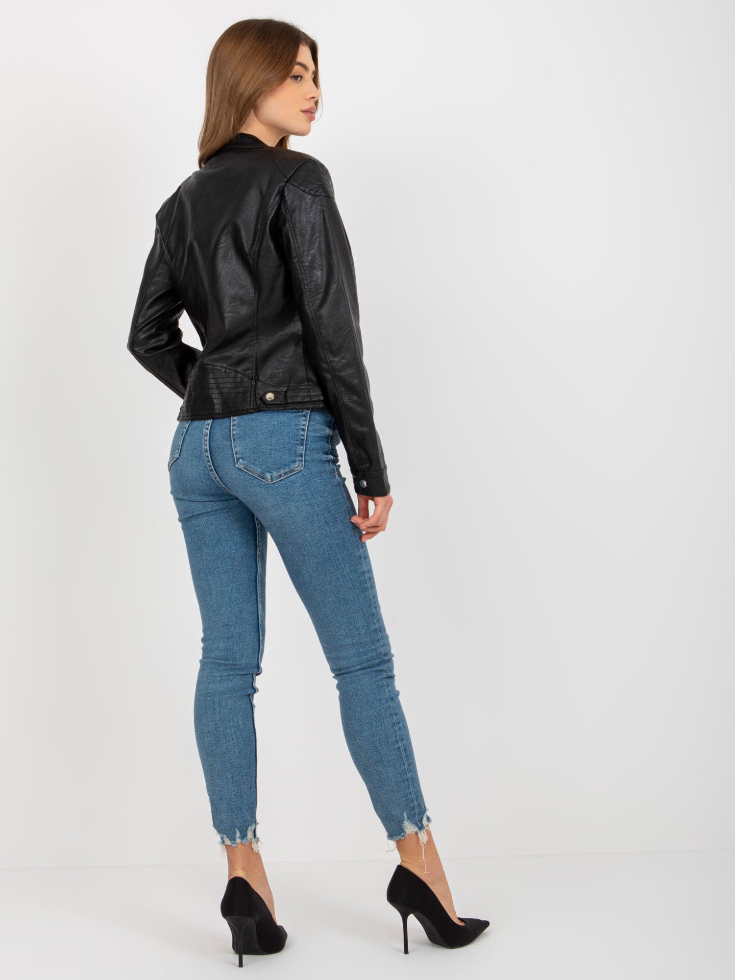 2016103344710-1-Honey Winter-1