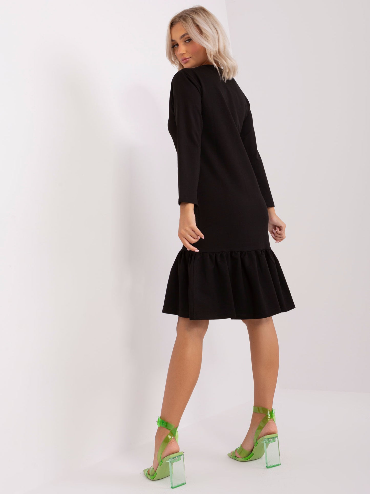 2016103426348-2-Lily Rose-2