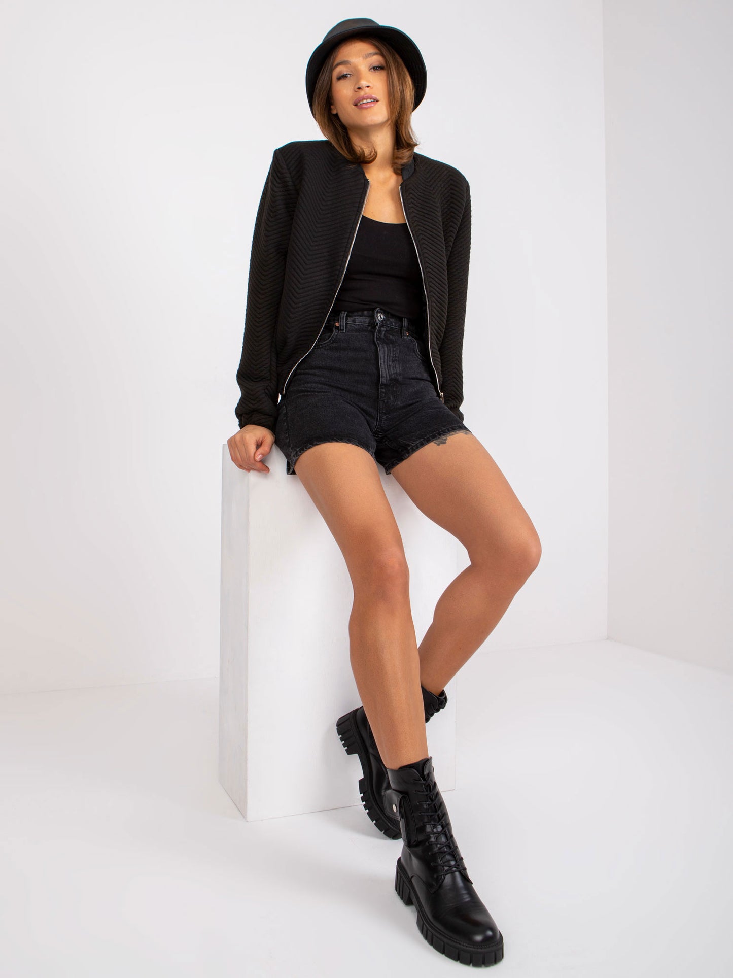 2016103168040-2-RUE PARIS-2