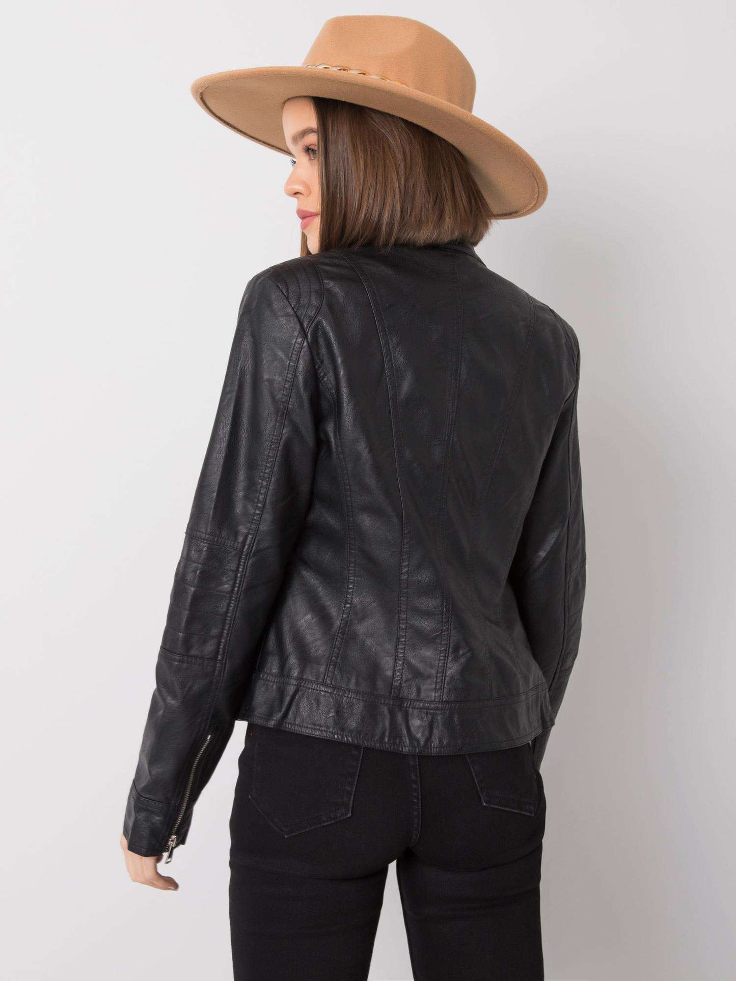 2016102823889-1-Honey Winter-1