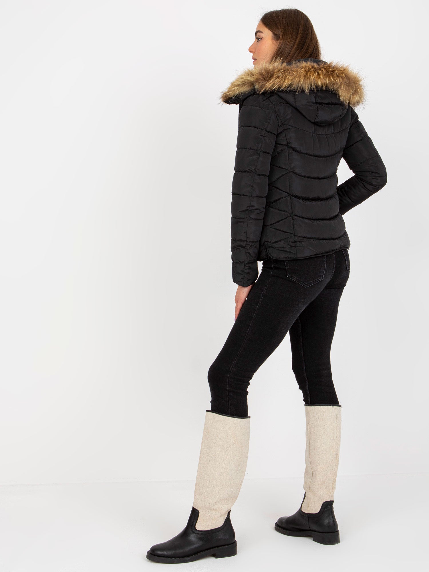 2016103298938-6-MINORITY-6