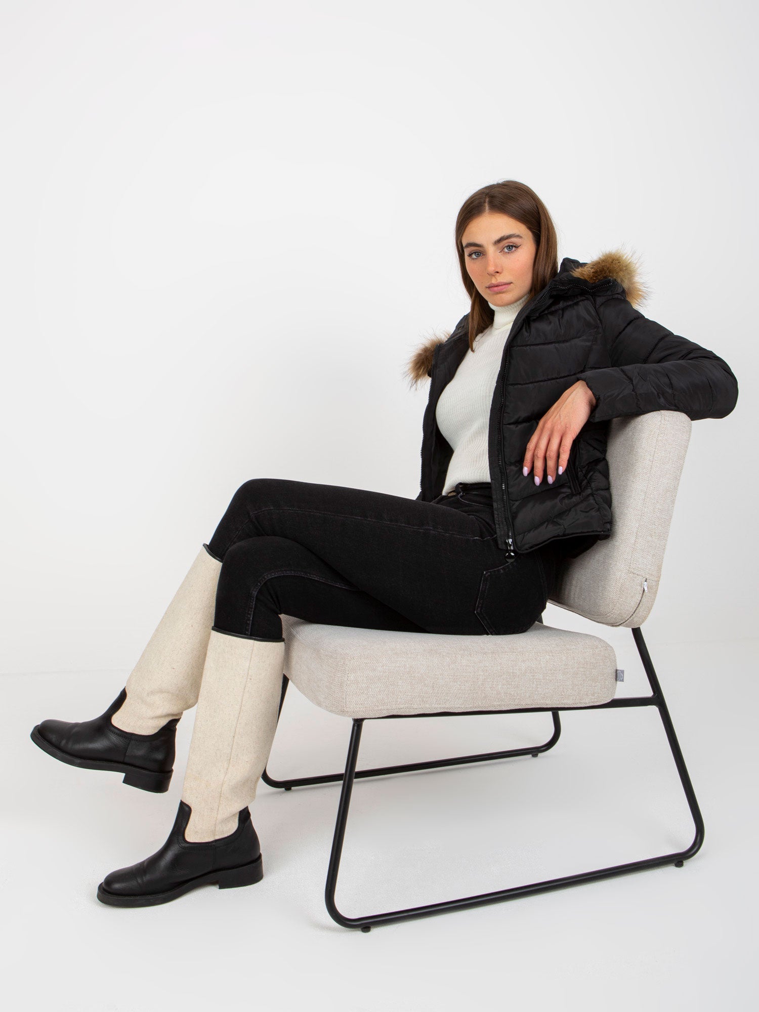 2016103298938-3-MINORITY-3