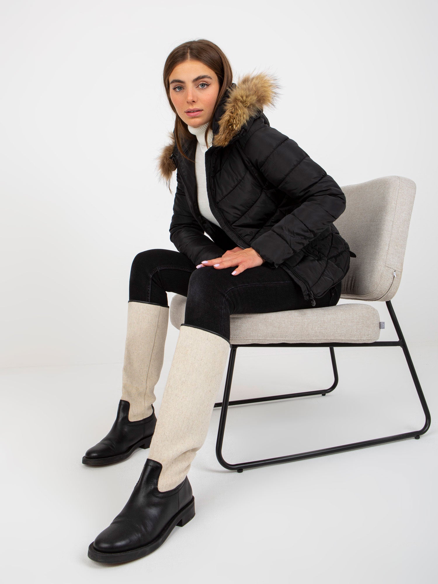 2016103298938-7-MINORITY-7