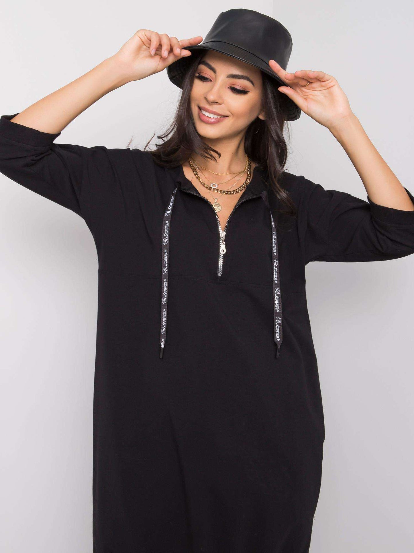 2016102833369-2-RELEVANCE-2