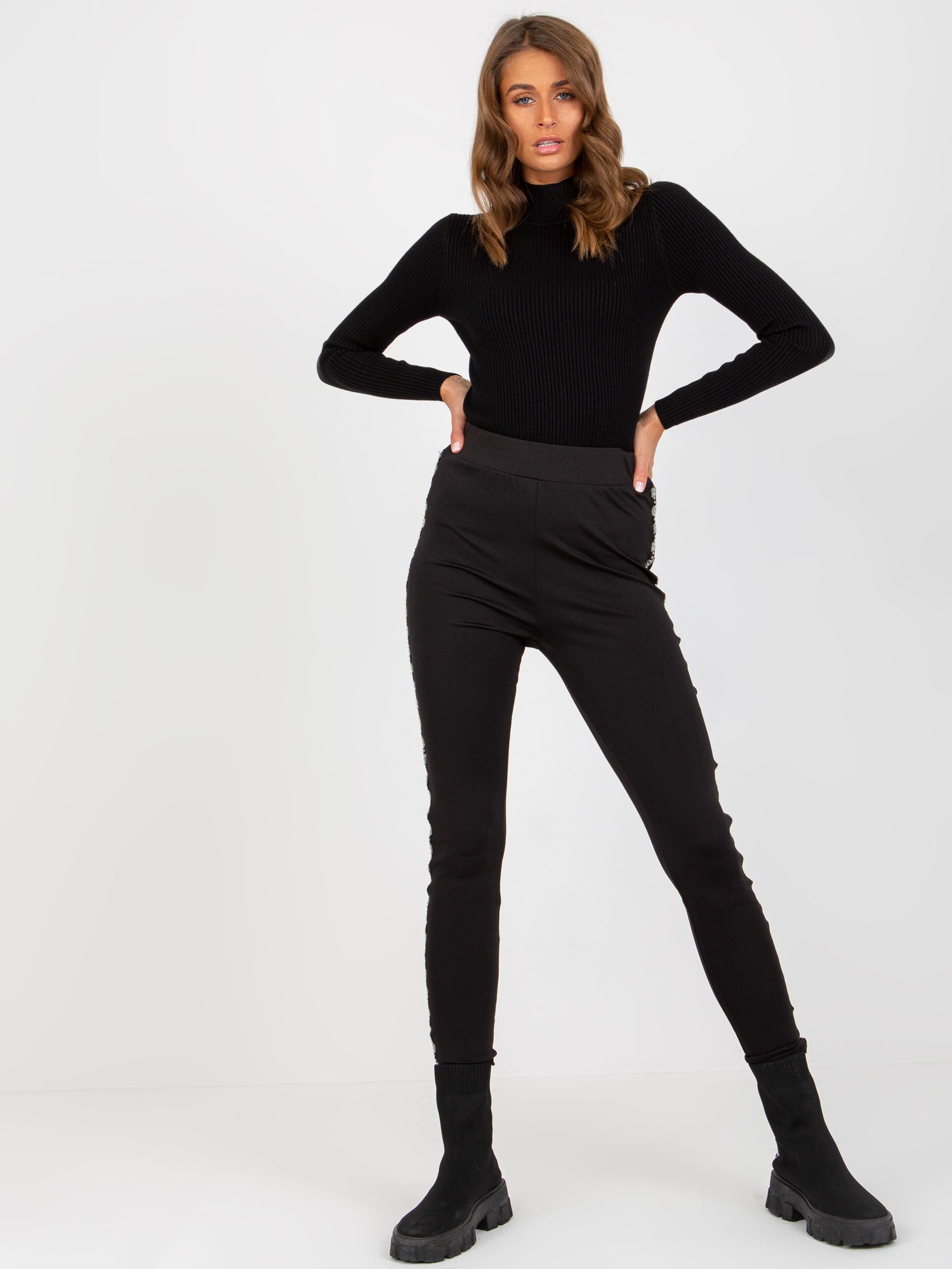 2016103312474-2-Vikki-2