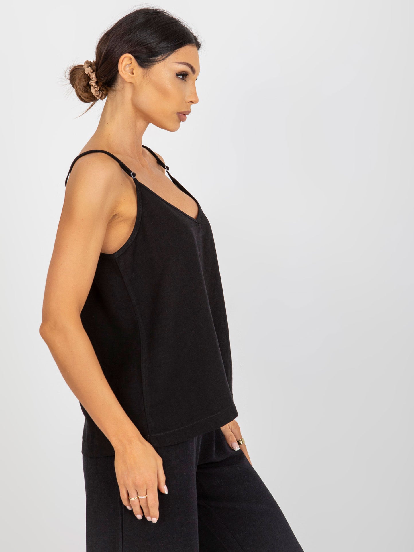 2016103389872-2-Och Bella-2