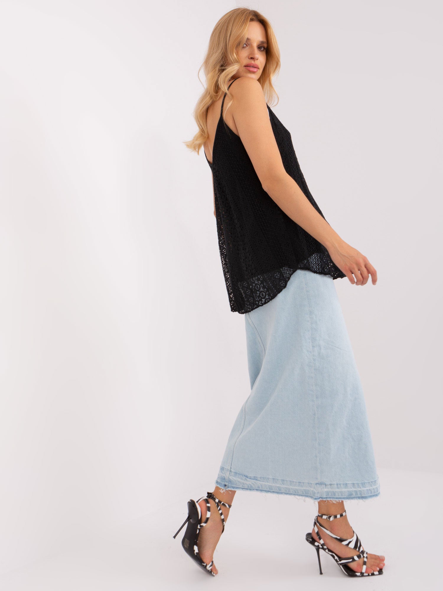 2016103407415-3-Och Bella-3