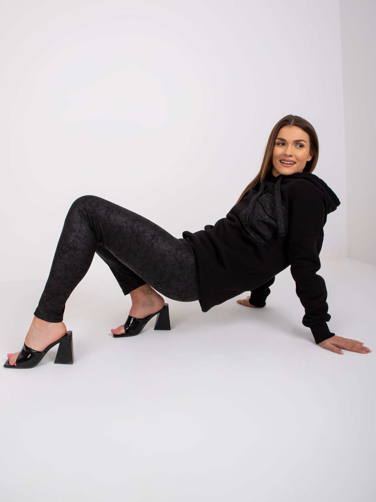 2016103175024-2-ex moda-2