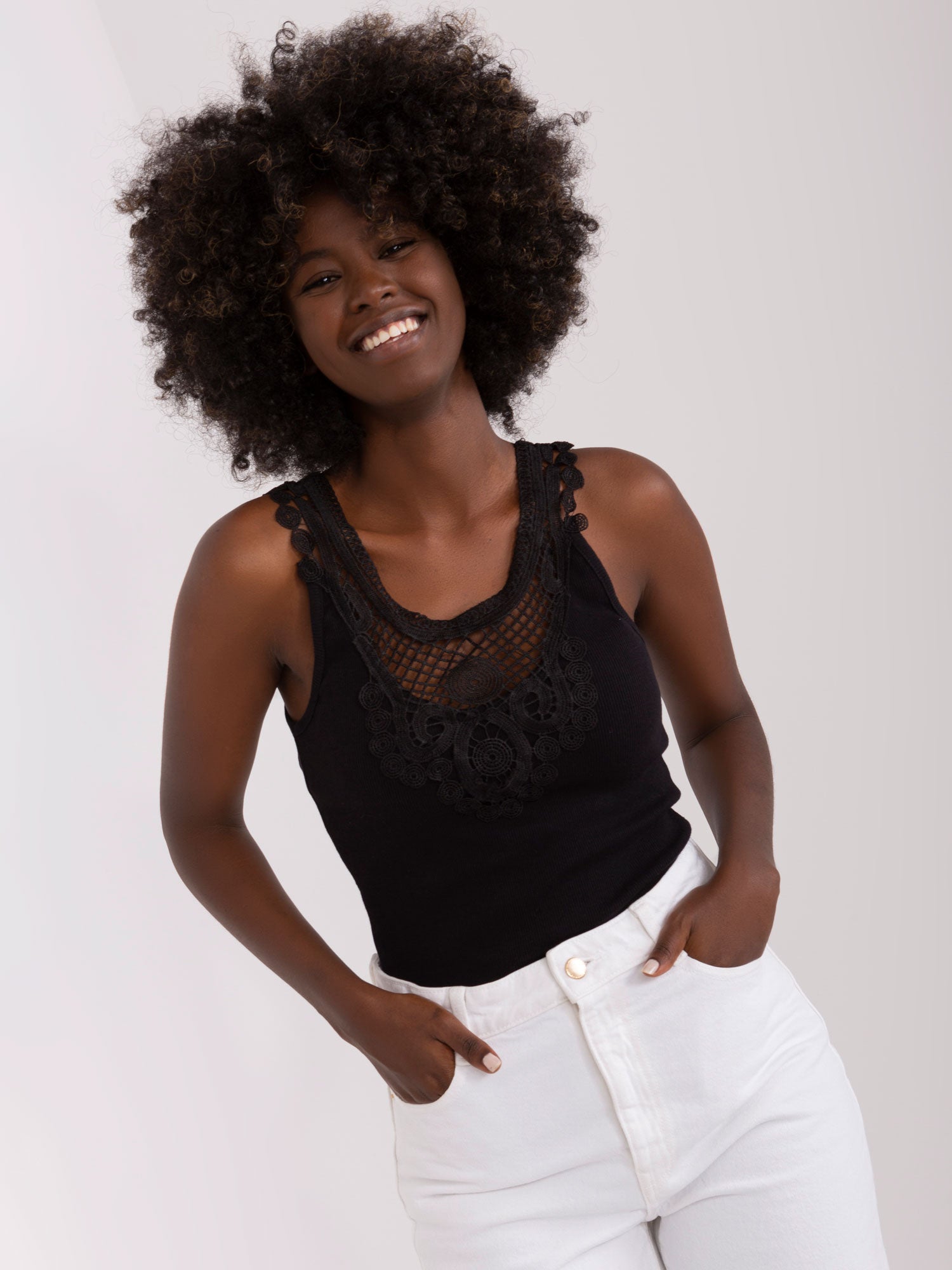 2016103425662-1-Och Bella-1