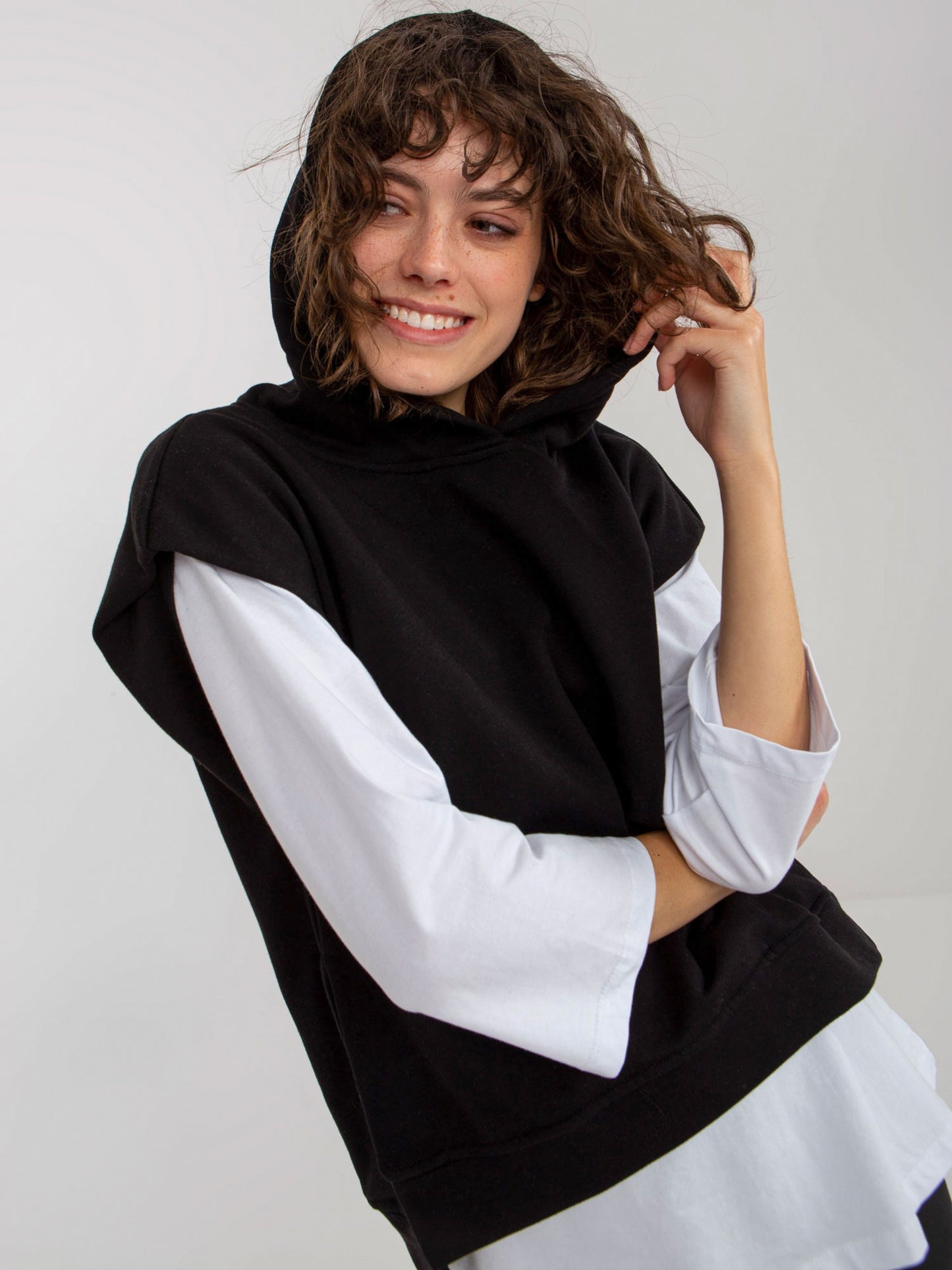 2016103318018-10-ex moda-10