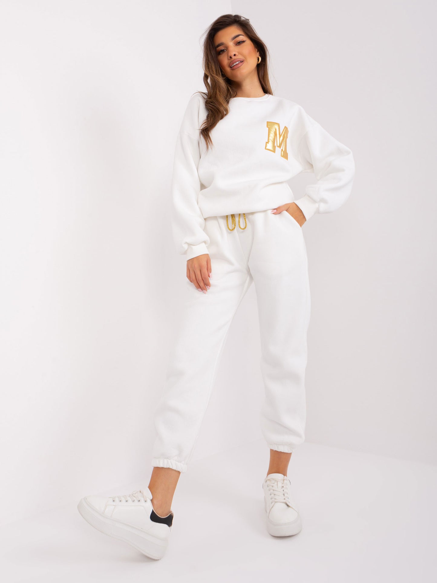 2016103454426-6-Your Red Lips-6