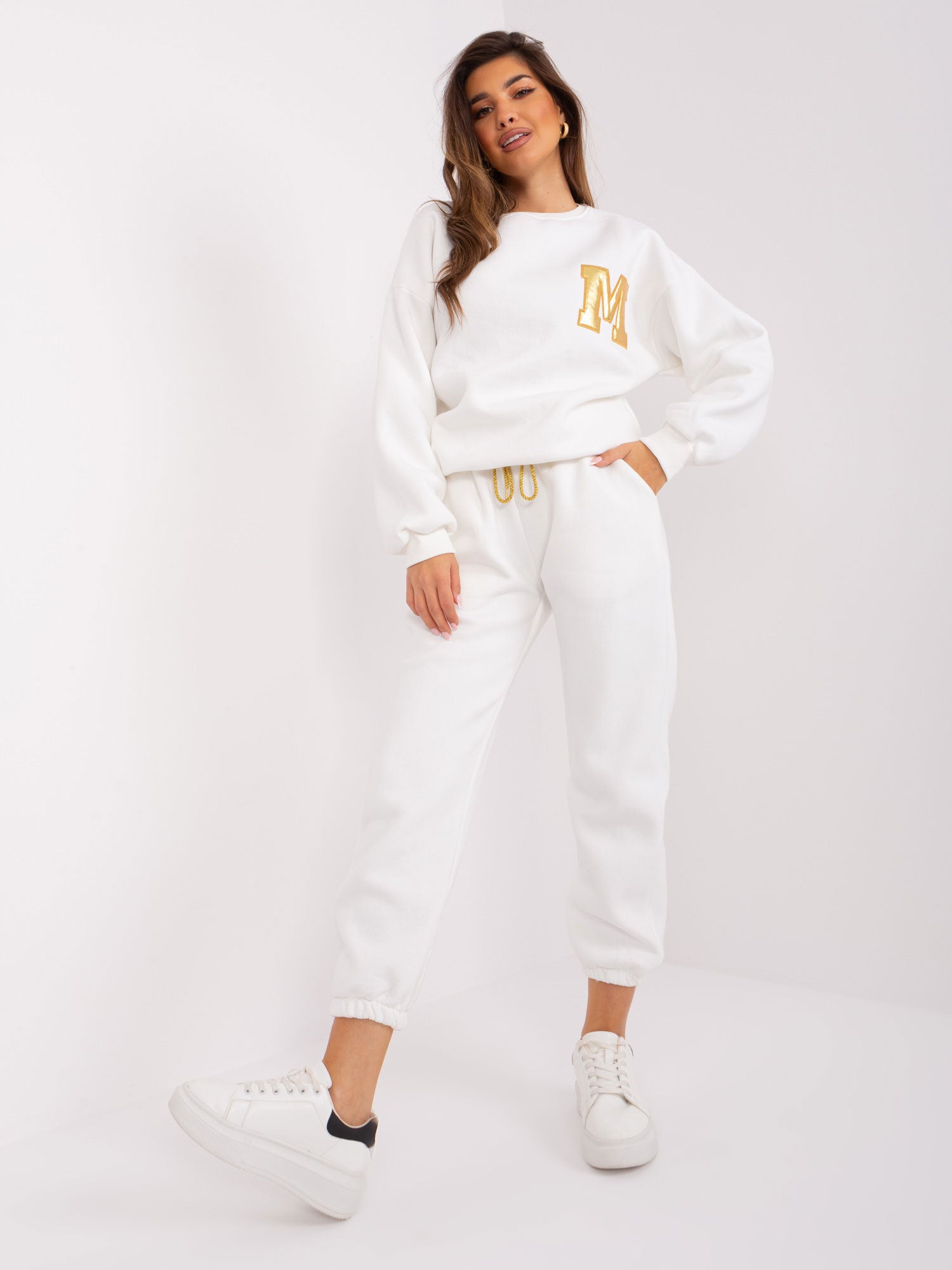 2016103454426-6-Your Red Lips-6