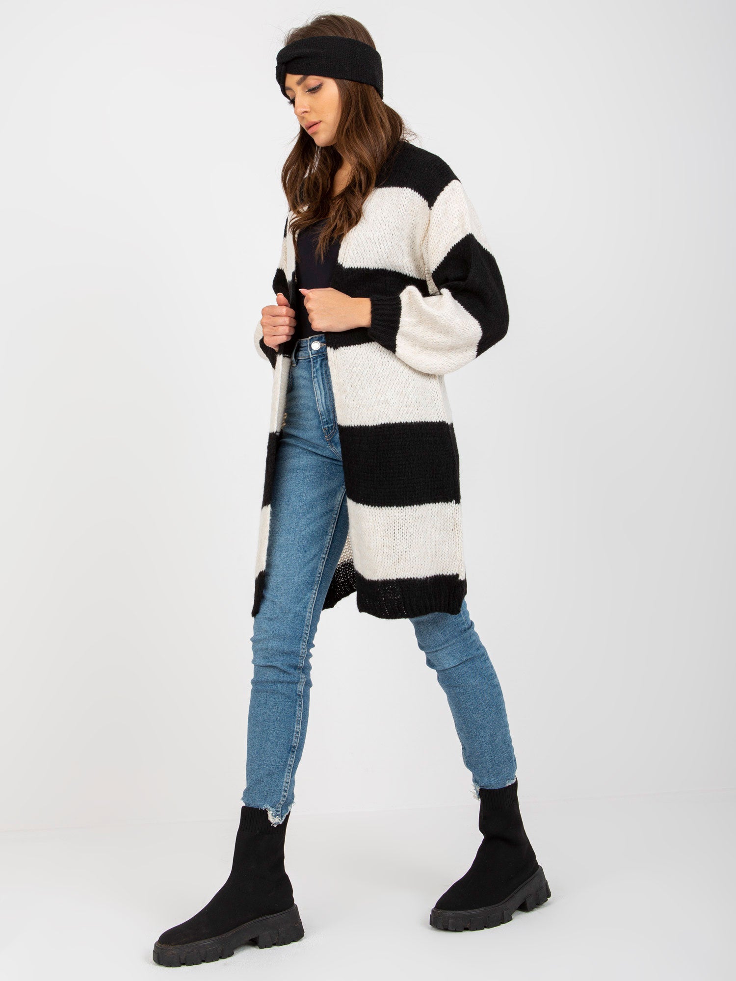 2016103279180-1-Och Bella-1