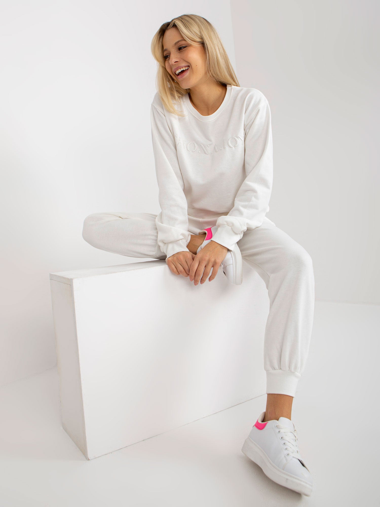 2016103319572-2-ex moda-2