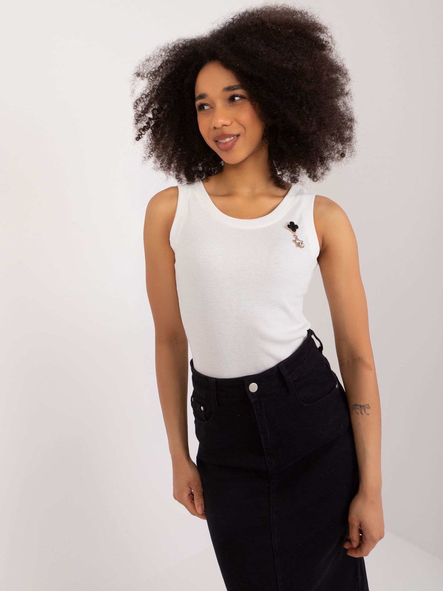 2016103530335-4-LAKERTA-4