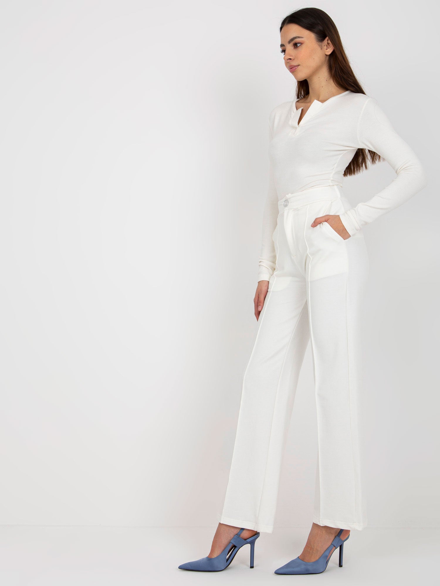 2016103340705-4-Your Red Lips-4