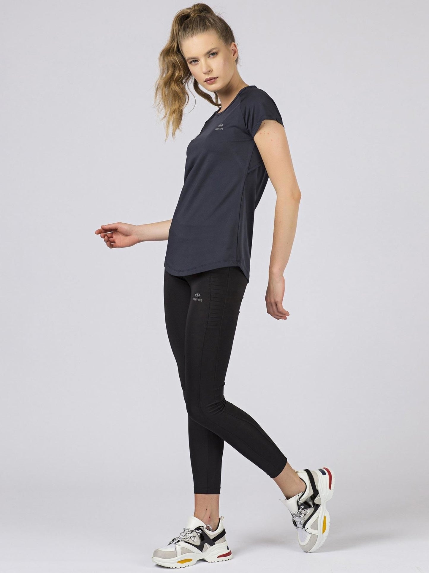 2016102238799-3-TOMMY LIFE-3