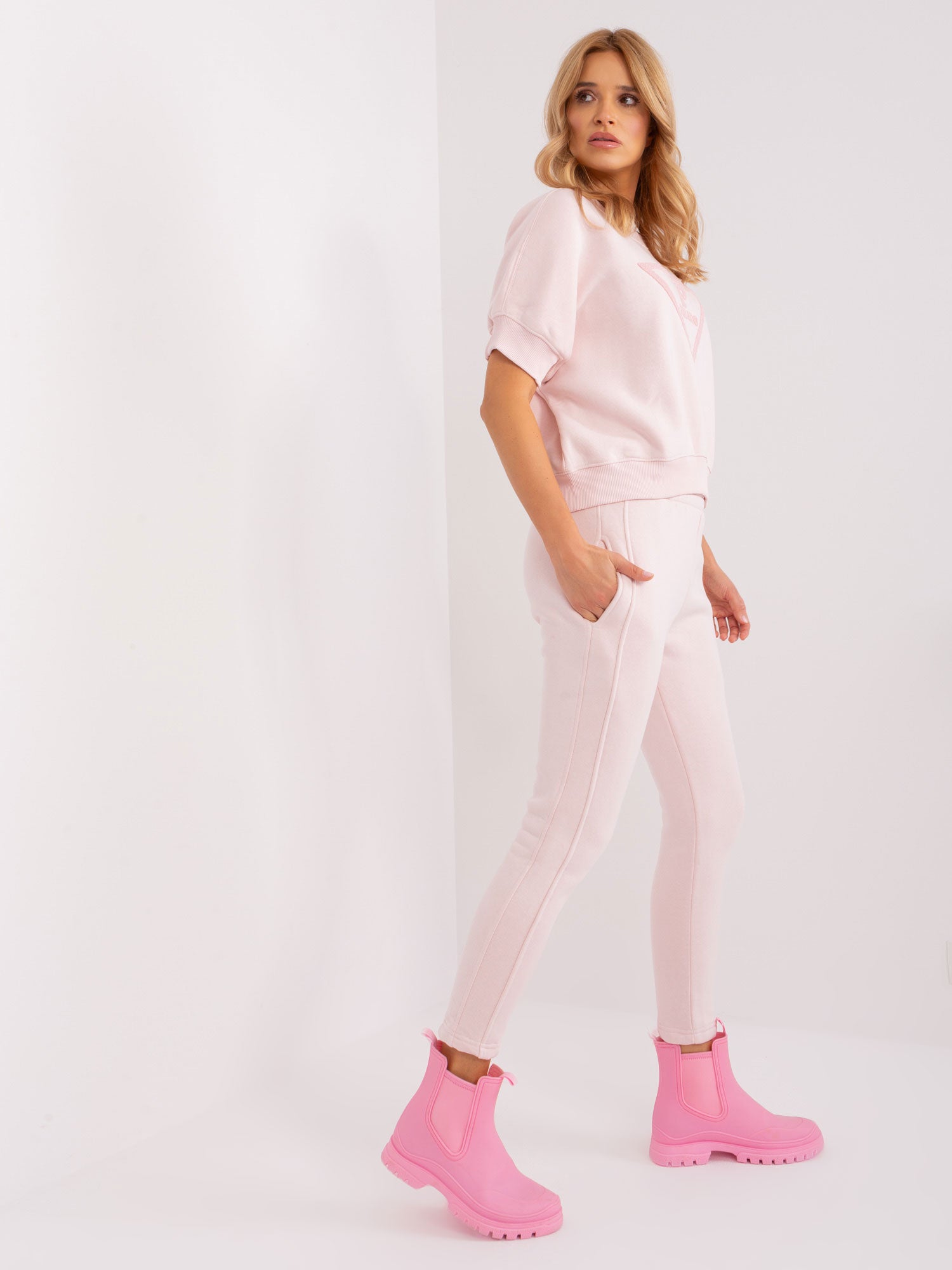 2016103561698-2-Wow Donna-2