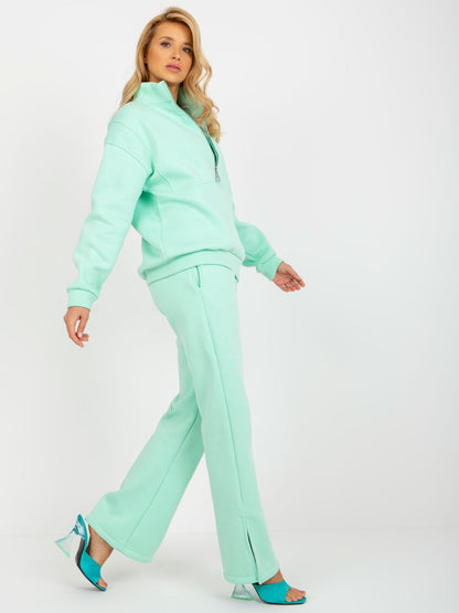 2016103350803-2-Your Red Lips-2