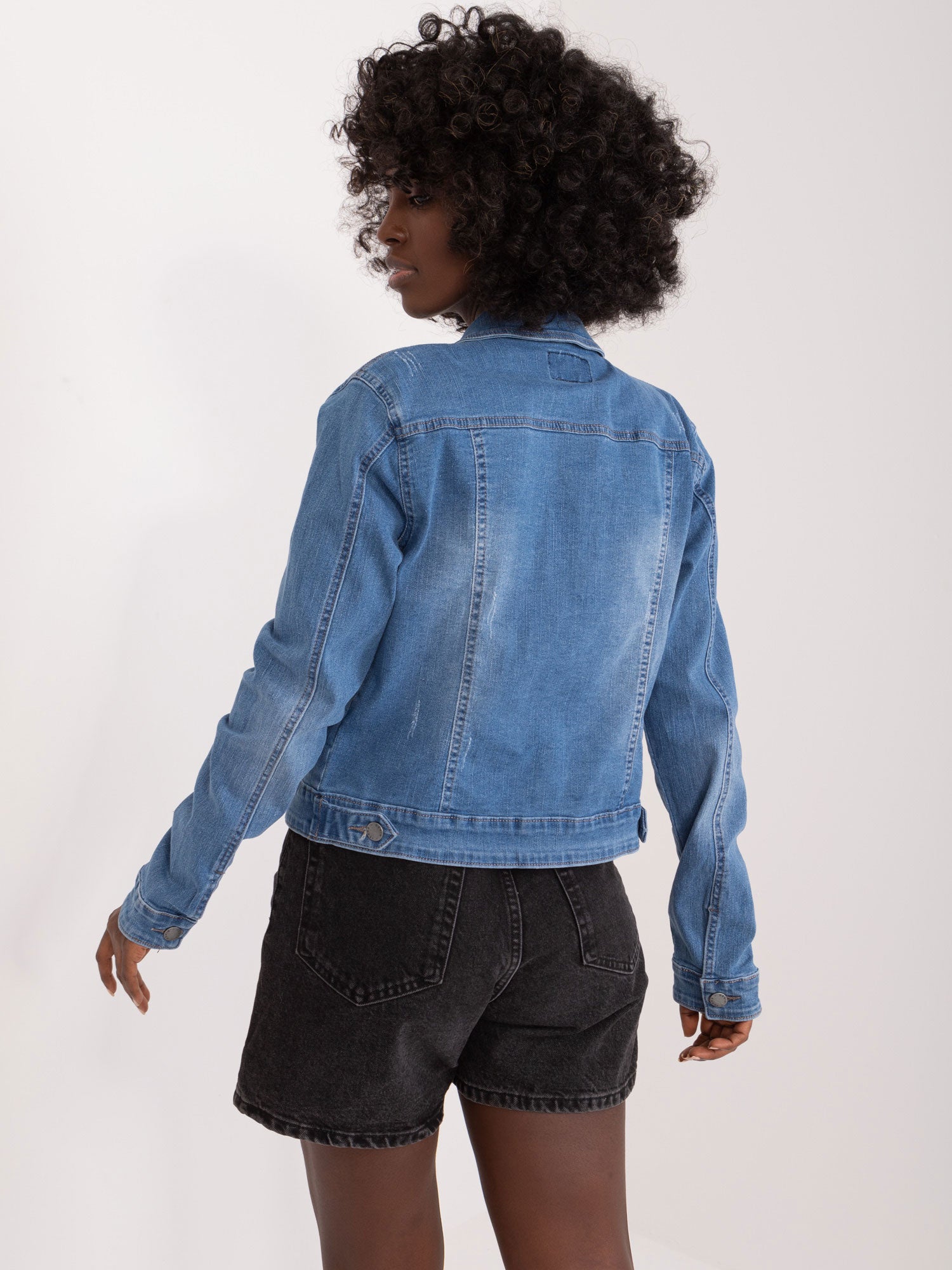 2016103508600-5-Vivid-5