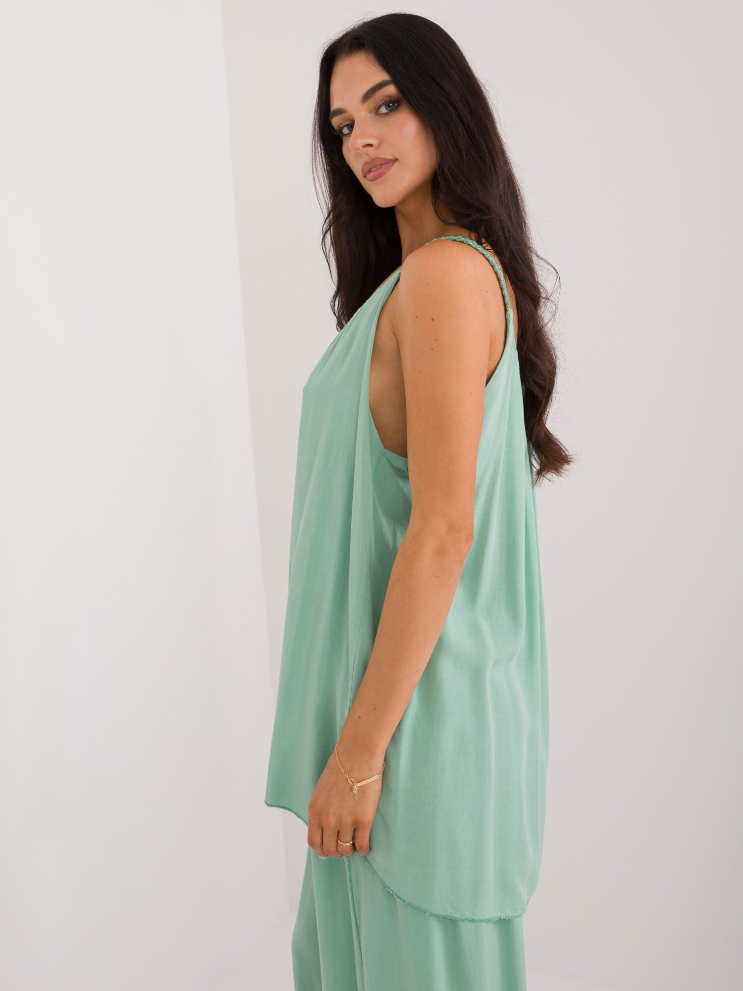 2016103549771-3-Och Bella-3