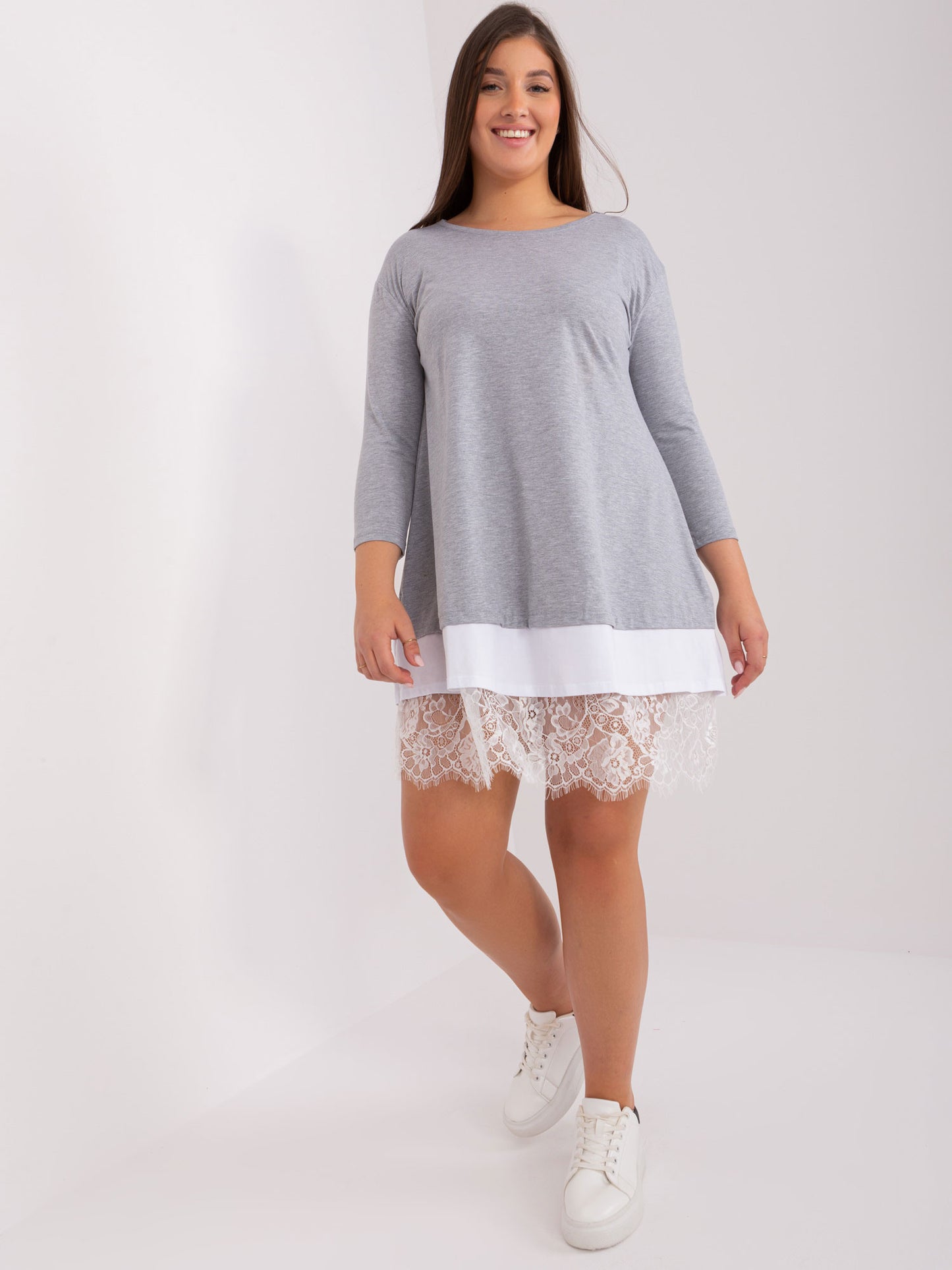 2016103427178-4-Lily Rose-4