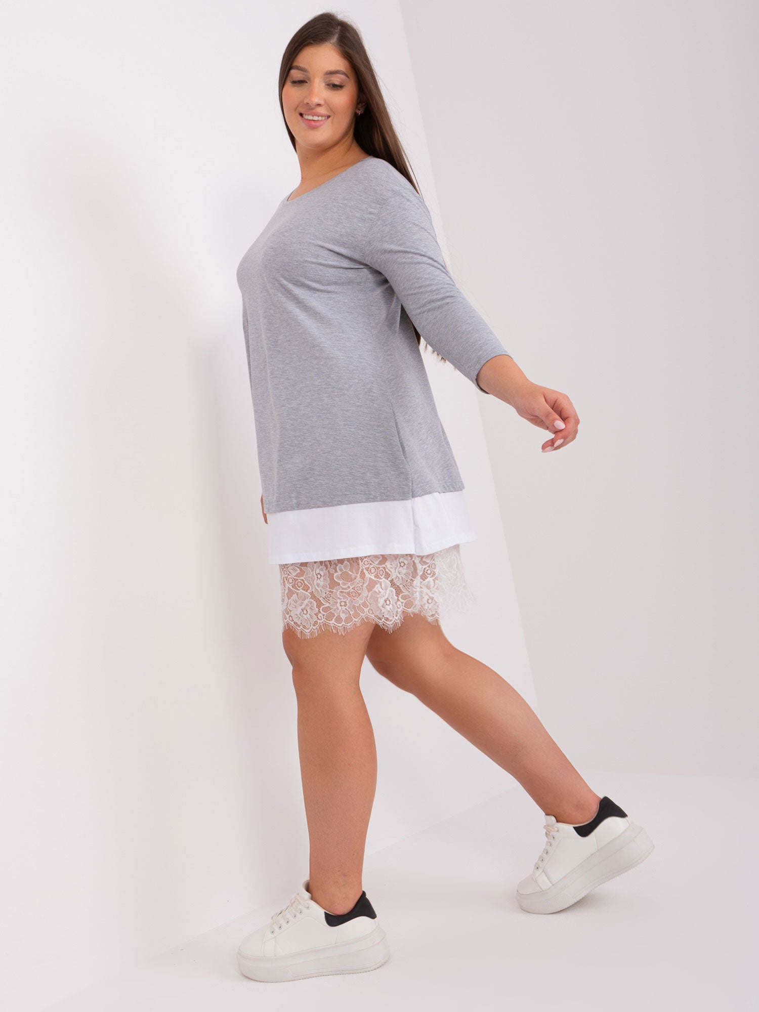 2016103427178-1-Lily Rose-1