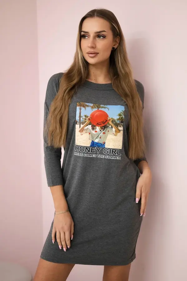 Šaty s potiskem Honey girl Carina – Grafit