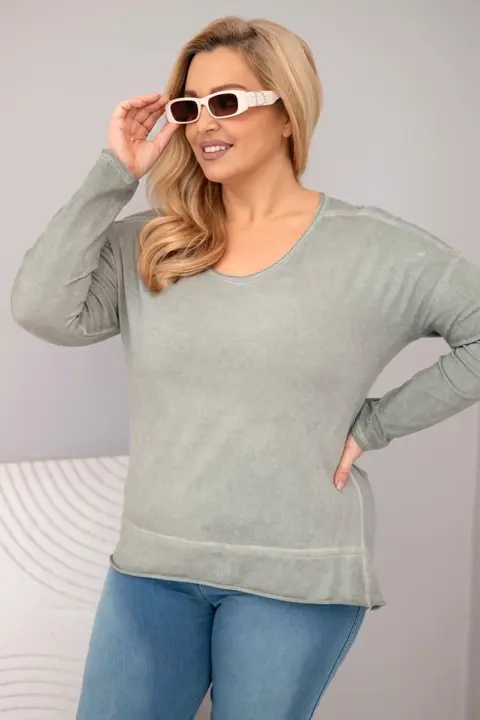 Mikina Plus Size s výstřihem do V a delším zadním dílem Edit – Khaki