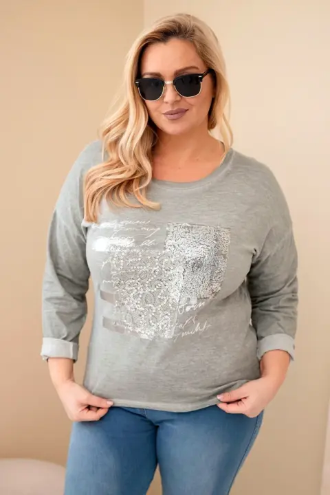Plus Size mikina s potiskem a delším zadním dílem Wendy – Khaki