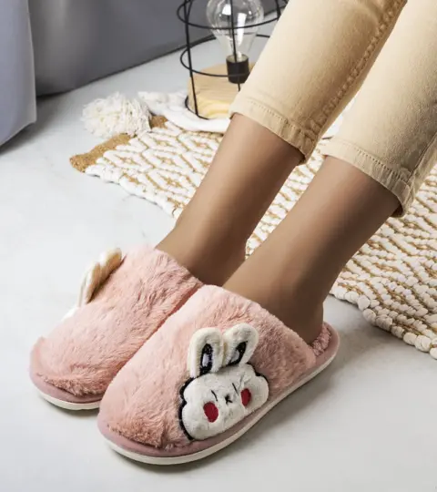 Světle růžové měkké pantofle Half Bunny