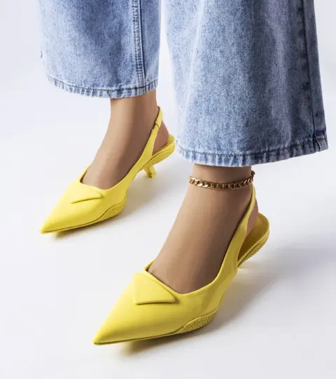 Žluté sandály na nízkém podpatku Gougeon