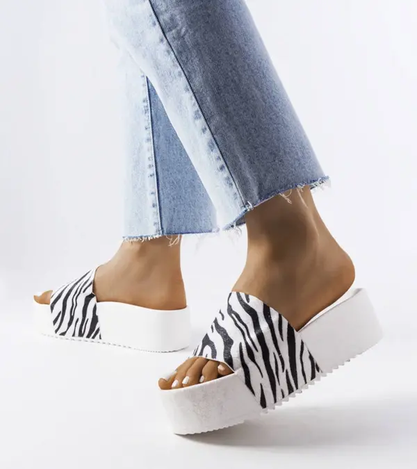 AE35 ŽABKY ZEBRA