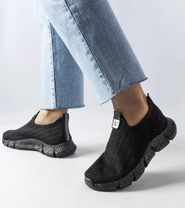 Černé slip-on tenisky Yellville