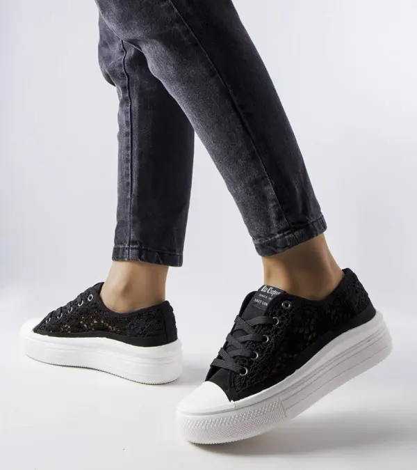 Černé ažurové tenisky Lee Cooper LCW-23-44-1618L