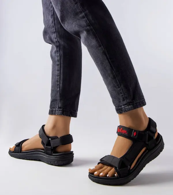 Černé sandály Lee Cooper LCW-23-34-0961L