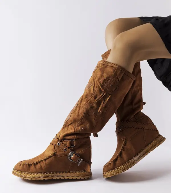 Hnědé boty Putignano v boho stylu