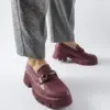 Bordové mokasíny s přezkou Cerzeto
