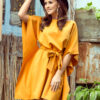 SOFIA Motýlkové šaty – medová barva