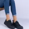 Černé dámské tenisky na vysoké platformě Nerada