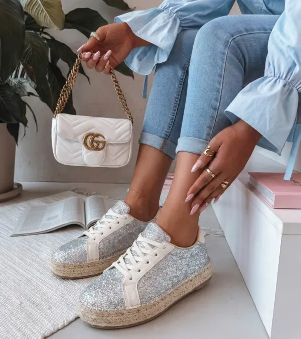 Stříbrné dámské espadrilky zdobené třpytkami Taredo
