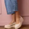 Béžové lakované polobotky na platformě Nikara