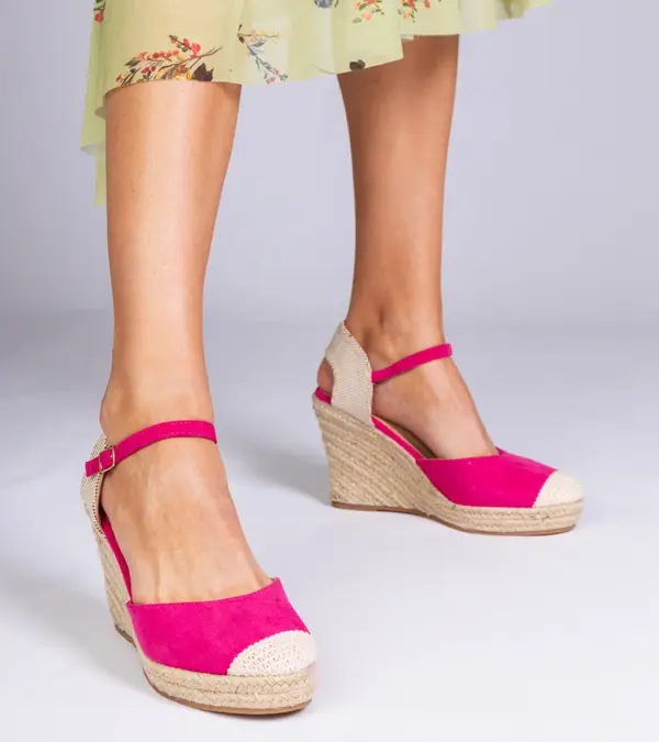 Růžové sandály espadrilky na klínku Tedis