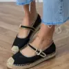 Černé espadrilky s ozdobnou sponou Pilata