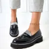 Černé lakované mokasíny zdobené kamínky Laures